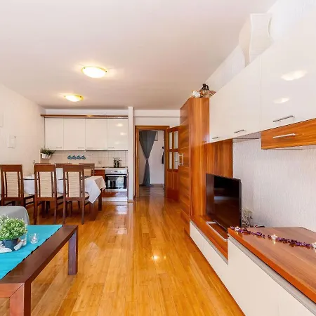 Lovely In With Roofed Terrace Apartment Crikvenica