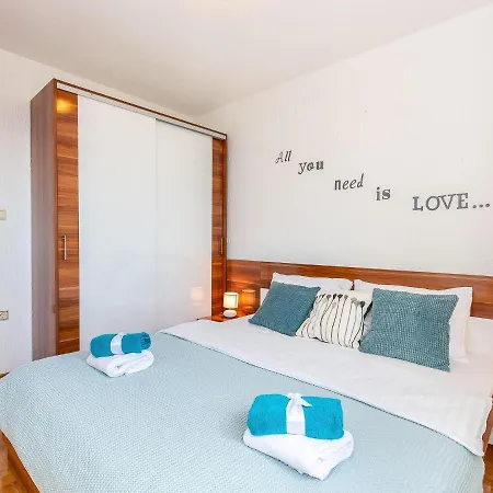Lovely In With Roofed Terrace * Crikvenica