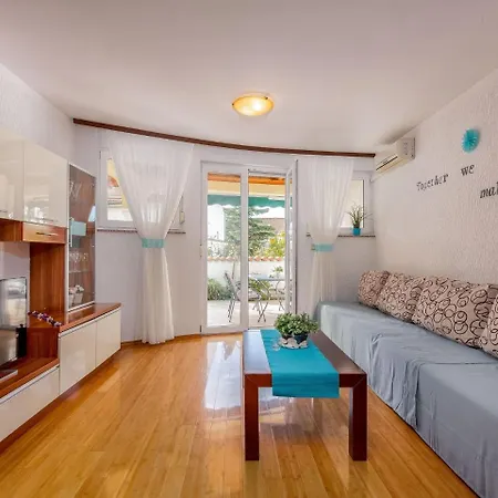 Lovely In With Roofed Terrace * Crikvenica